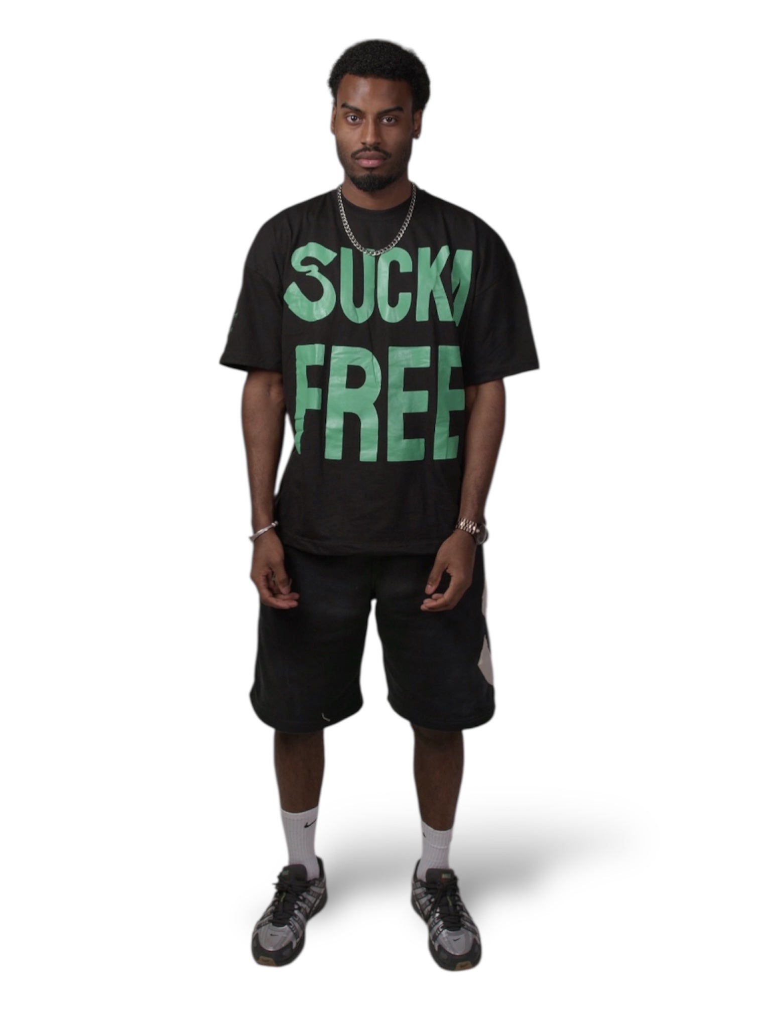 SUCKAFREE BLACK T-SHIRT GREEN PRINT
